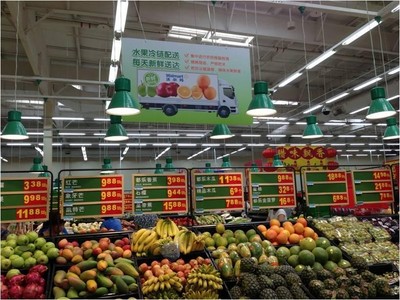 各種優質水果通過沃爾瑪生鮮配送中心每天新鮮送達門店。