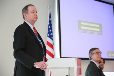 北京鼎石國(guó)際學(xué)校校長(zhǎng)Malcolm McKenzie先生闡述“世界學(xué)校”的理念