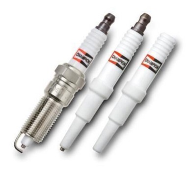 與之前的火花塞設計相比，輝門最新研制的SureFire Plus<br />陶瓷材料能夠承受更高電壓，進而增加缸壓，<br />從而提高發動機性能和燃油效率，同時減少CO2排放量。