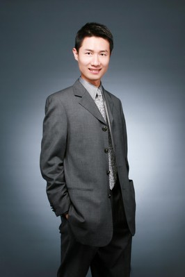 “臺灣珠寶藝術(shù)學院”執(zhí)行長 盧春雄先生