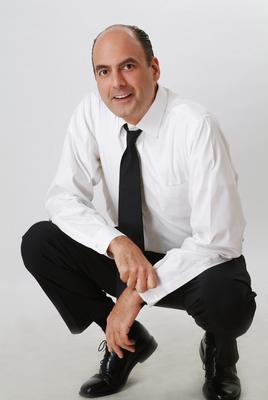 被稱為“中國通”的愛德華.雷曼先生是北京雷曼會計師事務所有限責任公司的創始人，是中國建國以來首位在中國律師事務所工作的外籍律師，同時亦是在中國律師事務所中任總經理一職時間最長的律所管理者。</span></em></div>
<em> </em></div>
<p><em> </em></p>
<div align="center" style="">
<div name="photo" style=" width: 410px; margin: 5px;"><a rel="nofollow" href="http://www.myhmgs.com/sa/2013/12/11/20131211172739603715-org.jpg" target="_blank"><img style="margin-bottom: 5px;" src="http://www.myhmgs.com/sa/2013/12/11/20131211172739603715.jpg" border="0" alt="雷曼律師事務所是一家在公司法商法業務領域內首屈一指的中國律師事務所，為其客戶提供全方位的法律服務，並在中國的北京、上海、深圳及廣州等地以及蒙古國境內均設有辦事處。" width="400" /></a><br /><span name="caption">雷曼律師事務所是一家在公司法商法業務領域內首屈一指的中國律師事務所，為其客戶提供全方位的法律服務，並在中國的北京、上海、深圳及廣州等地以及蒙古國境內均設有辦事處。